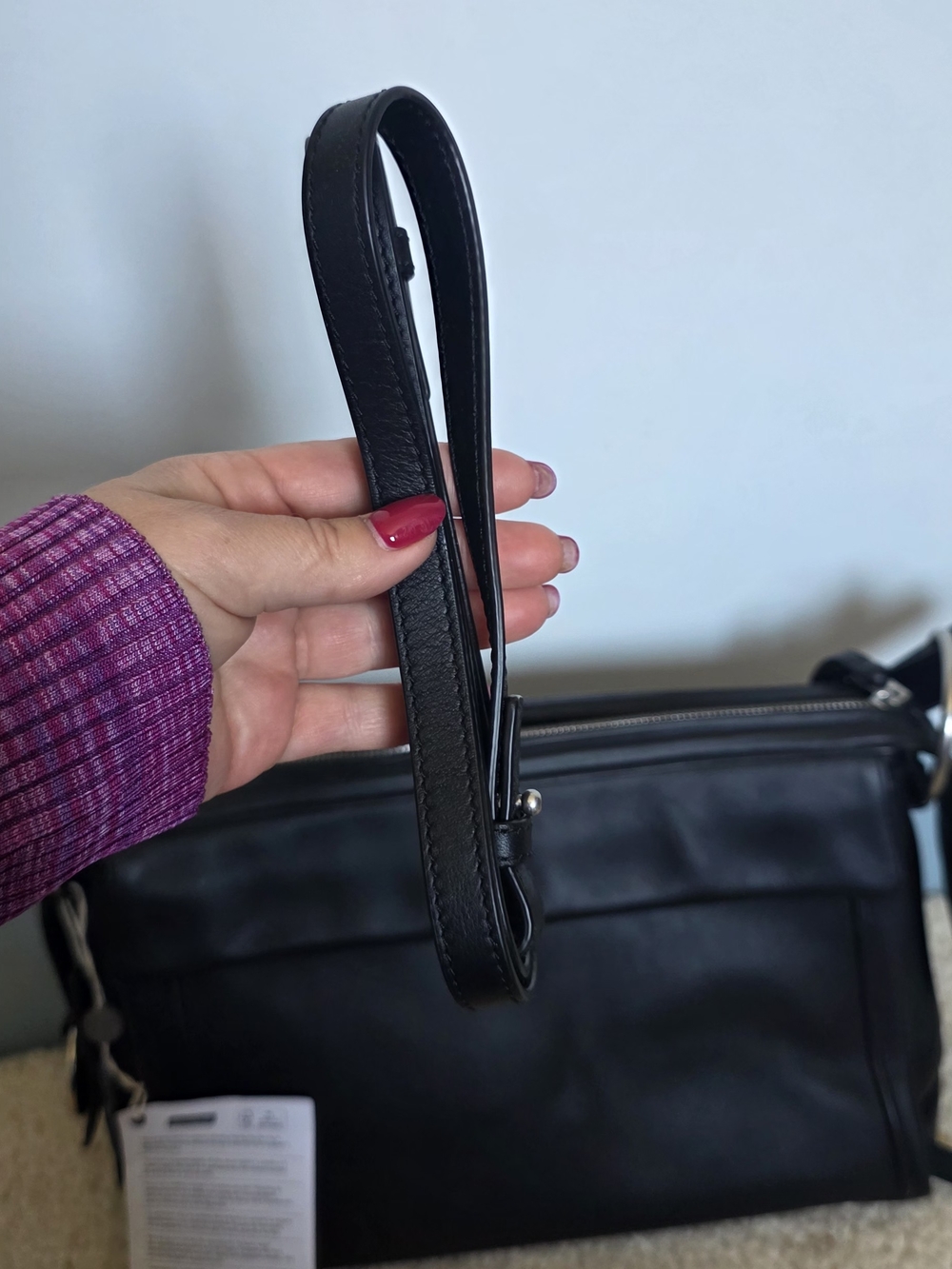 Marc Jacobs Black Leather Messenger Bag. Can't Fit The 13inch Laptop - Picture 5 of 13